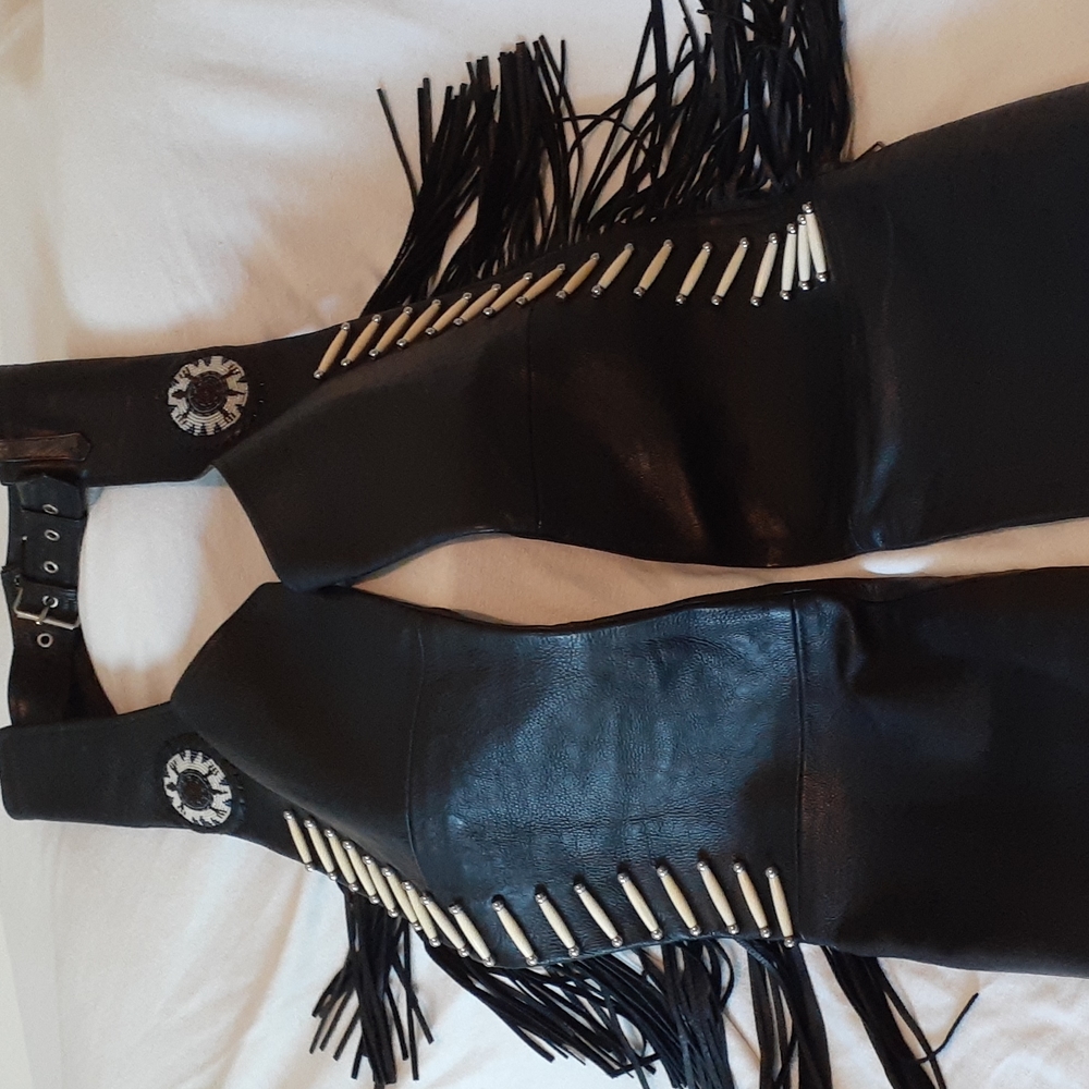 Chaps Motorcycle blk., all leather w/ awesome design & fringe, XS fits 4-6